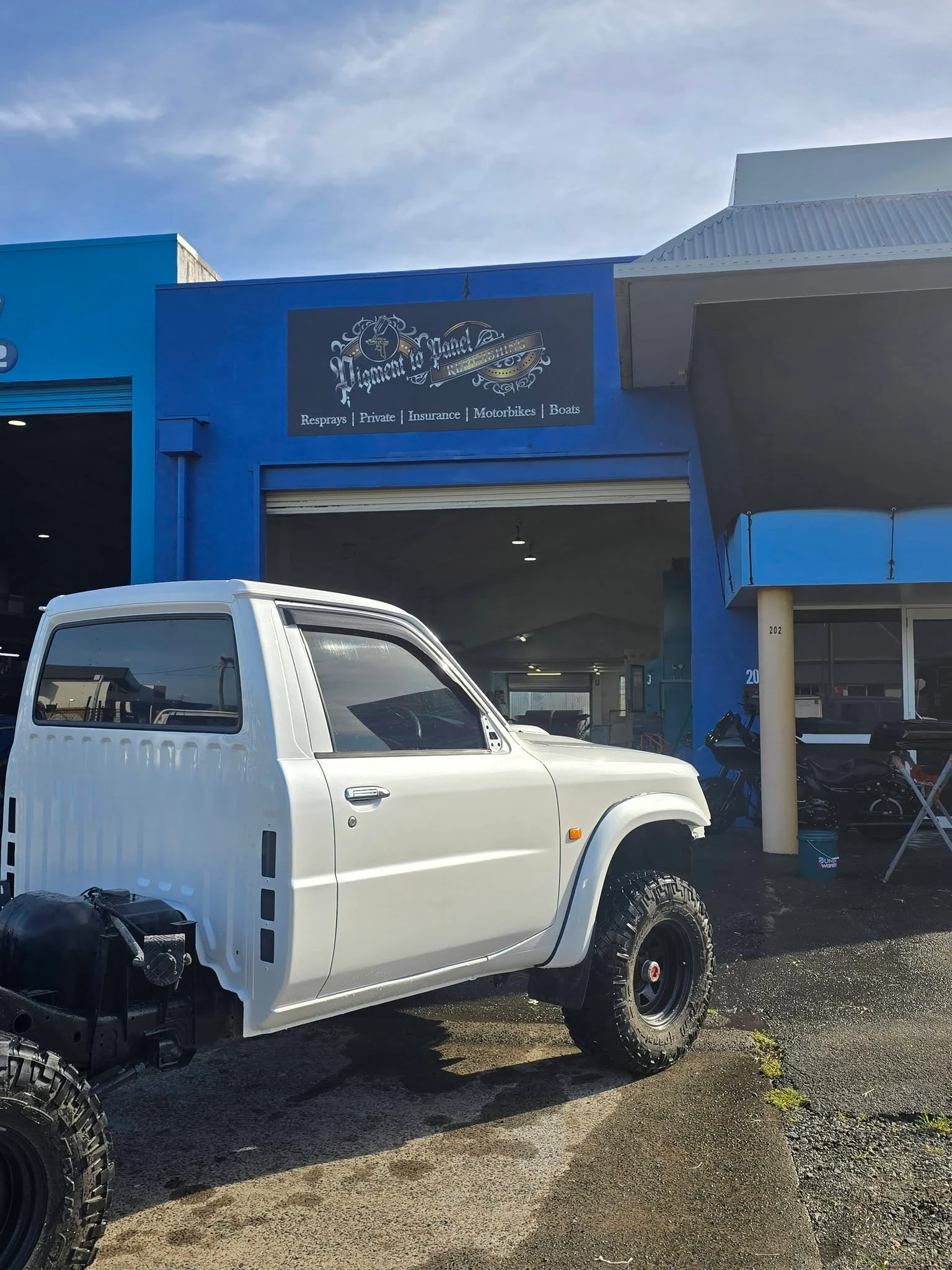 Pigment to Panel Refinishing workshop in Bungalow Cairns